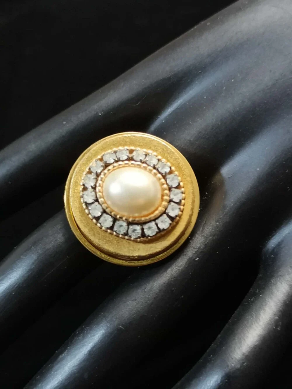 Vintage 80’s Faux Pearl Rhinestone Gold Tone Ring Adjustable Statement Ring